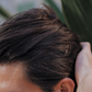 Beneganic Intensive Hair Serum Anwendung auf der Kopfhaut